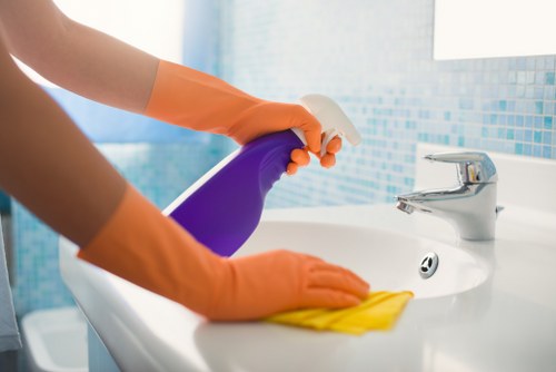 Local carpet cleaning service improving carpet appearance in Welling